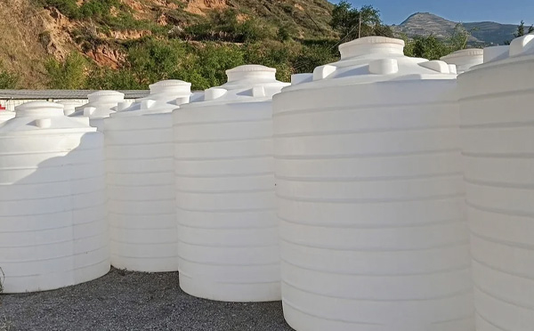 化工液体储存注意事项——选对PE民乐塑料桶避免安全隐患
