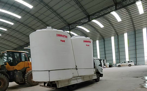 特加厚民乐塑料大桶装车运输交付实录