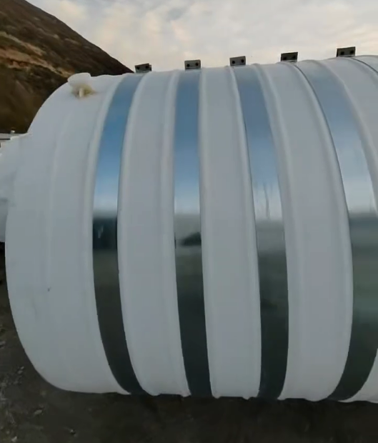 圆形民乐塑料桶批量交付案例：结构稳定，适配多行业液体储运需求